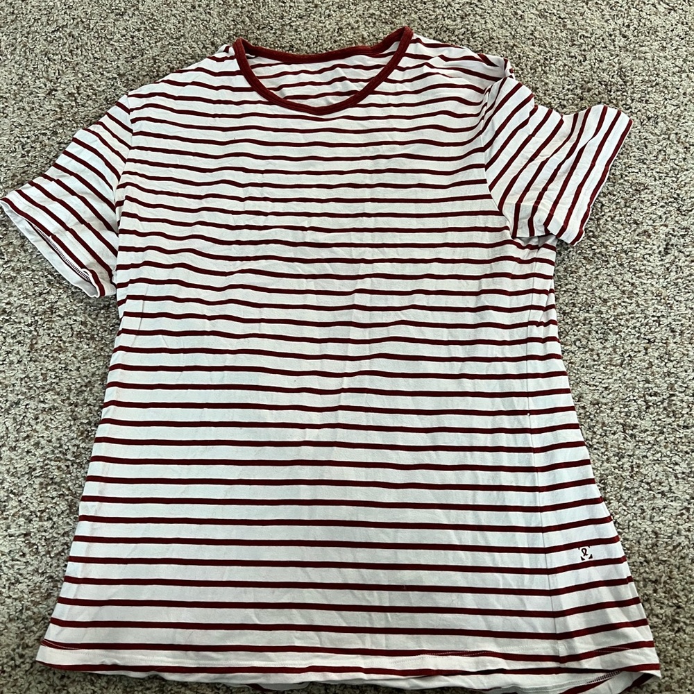 Lululemon Men’s White and Red Tee Large